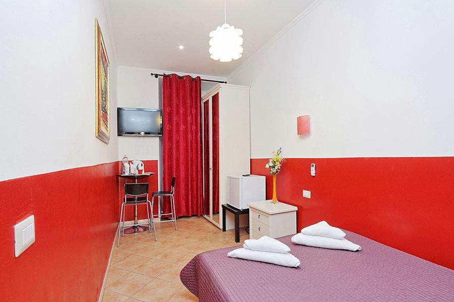 Lucky Domus Guest house
